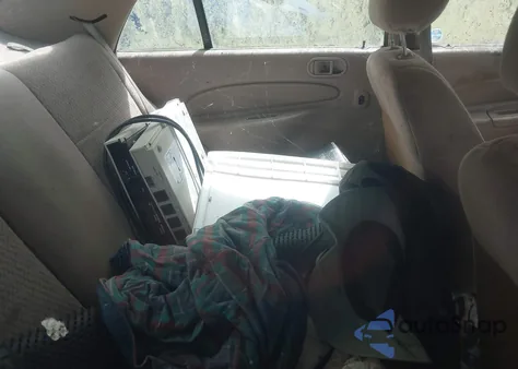 1999 Ford Escort Se from USA, damaged, VIN 1FAFP13P8XW124454